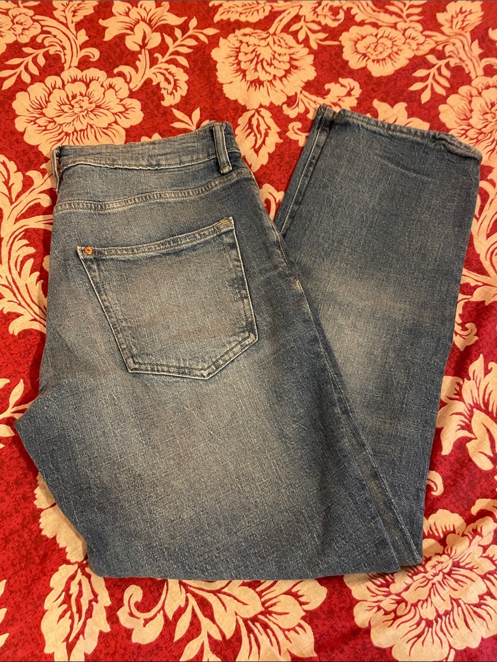 H&M Men's Straight Jeans in Medium Blue Wash